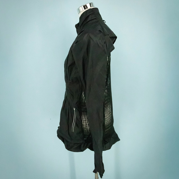 Lululemon Size 10 Black Run Wild Full Zip Long Sleeve Mesh Lightweigt Jacket - Picture 2 of 6